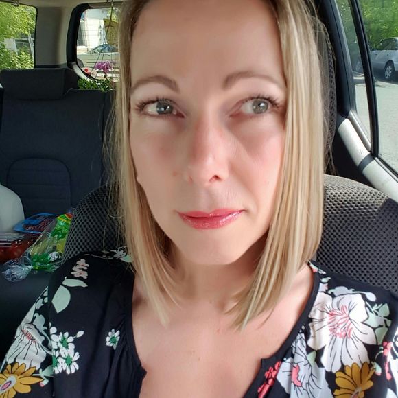 Meet your Posher, Angela - Picture 1 of 1